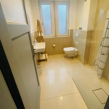 Ferien Oder Messewohnung Fuer 4 Personen Apartment *