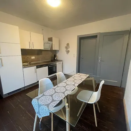 Apartament Ferien Oder Messewohnung Fuer 4 Personen Sarstedt