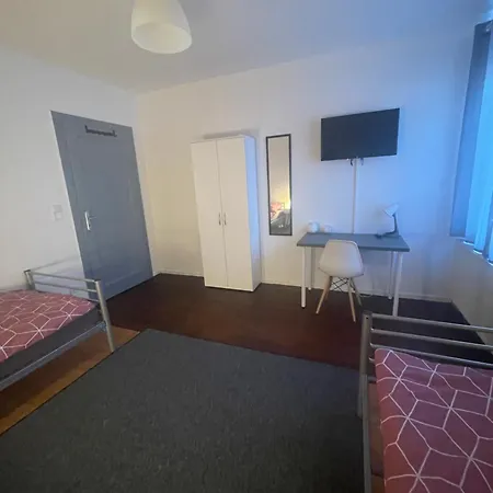 Ferien Oder Messewohnung Fuer 4 Personen
